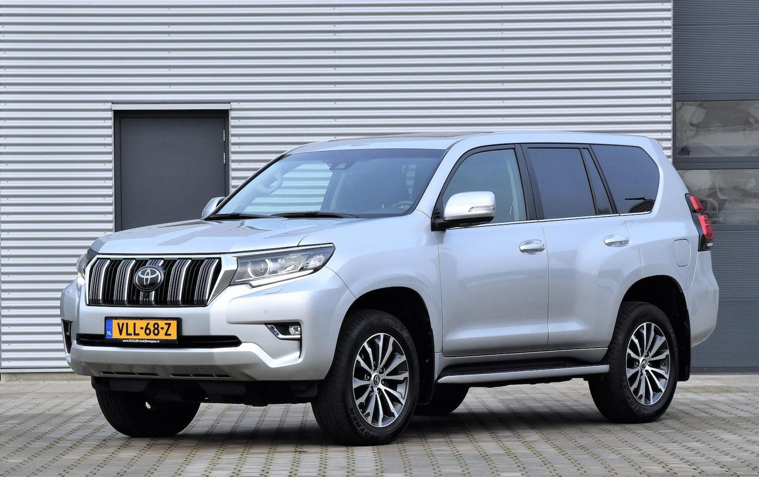 Toyota Land Cruiser - Landcruiser 2.8 D-4D-F Executive TEC edition achterbank is erbij - AutoWereld.nl