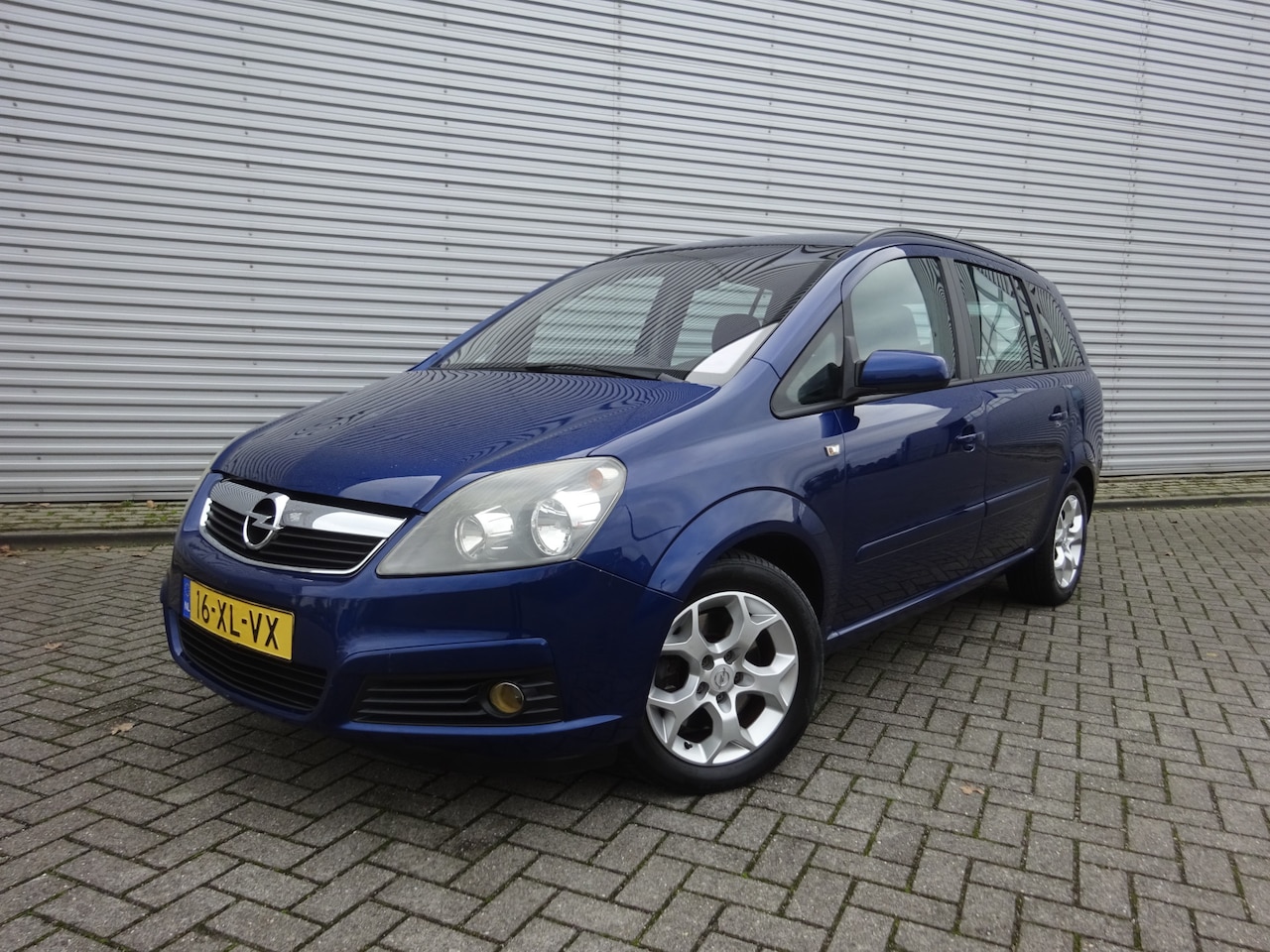 Opel Zafira - 2.2 Temptation 7-Persoons Navigatie / Climate control / Trekhaak / Lm velgen - AutoWereld.nl