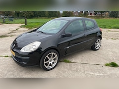 Renault Clio - 1.2-16V Expression