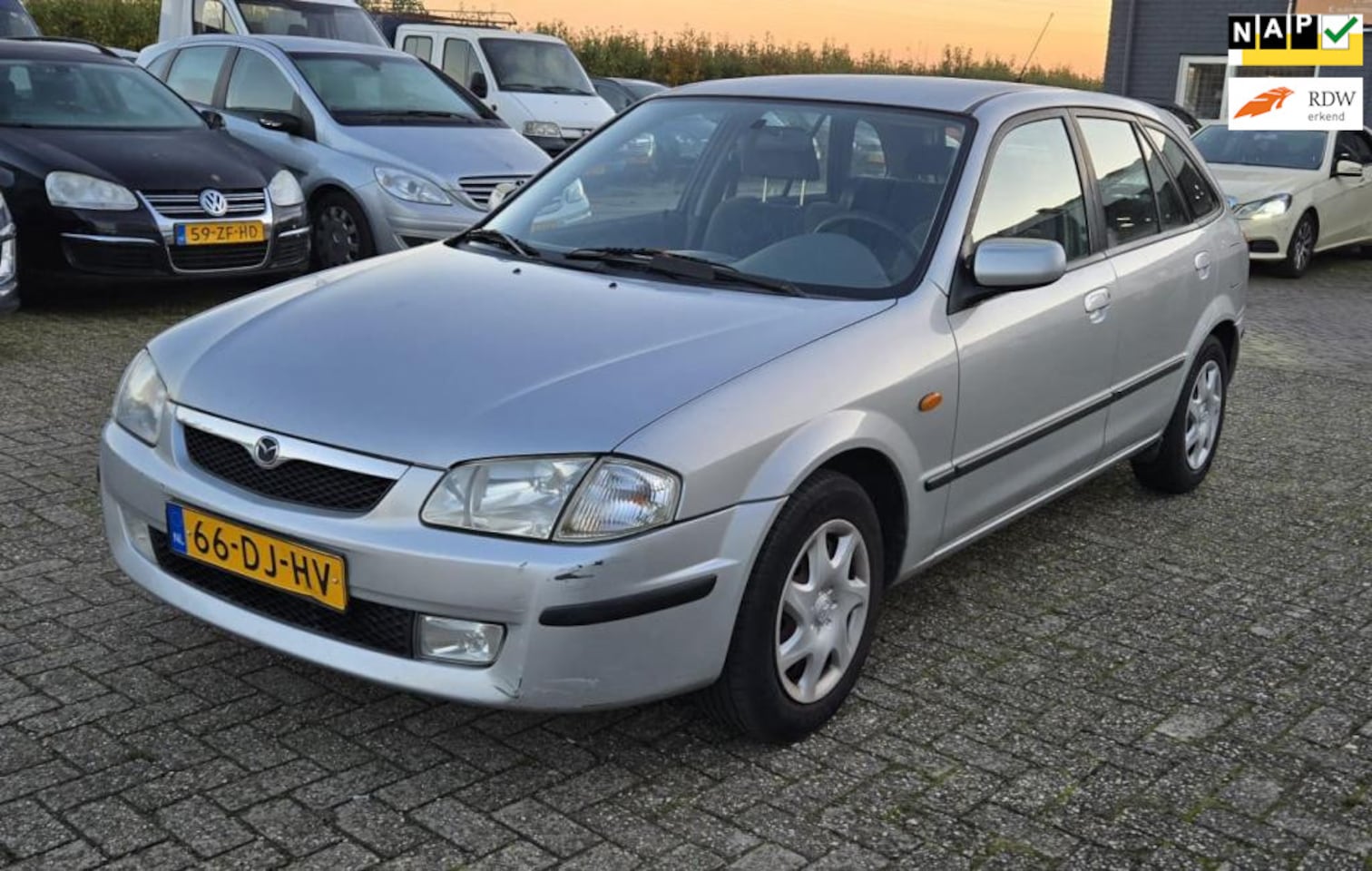 Mazda 323 Fastbreak - 1.5i GLX Airco, Rijdt en schakelt goed! - AutoWereld.nl