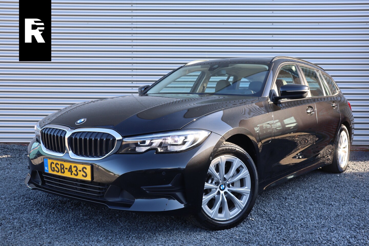 BMW 3-serie Touring - 330e Hifi / Camera / Leder / PDC / LED / Alarm / Dimmende spiegels / - AutoWereld.nl