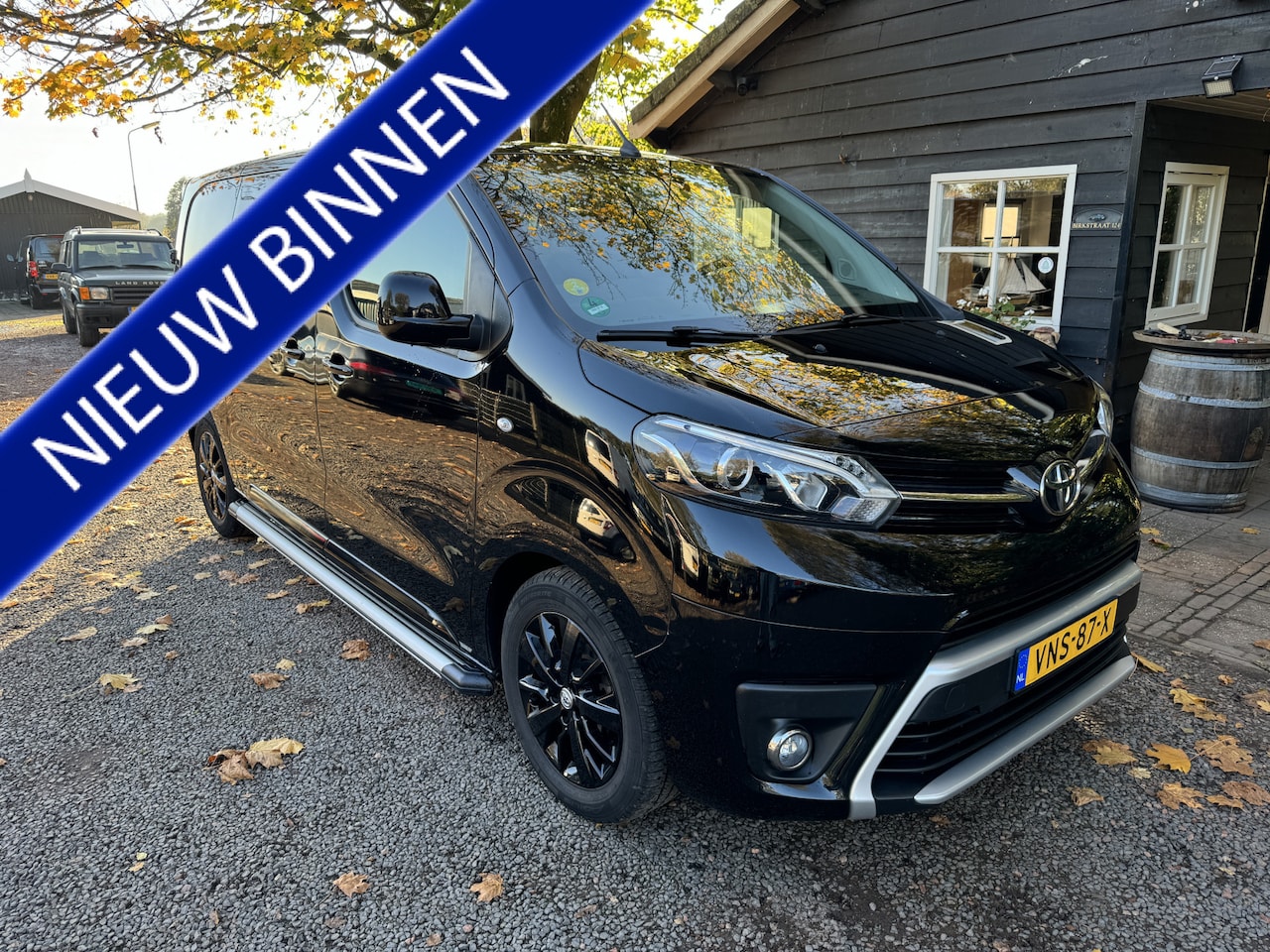 Toyota ProAce Worker - 2.0 D-4D Black Line 1e.EIGENAAR|CARPLAY|CAMERA|LEER - AutoWereld.nl