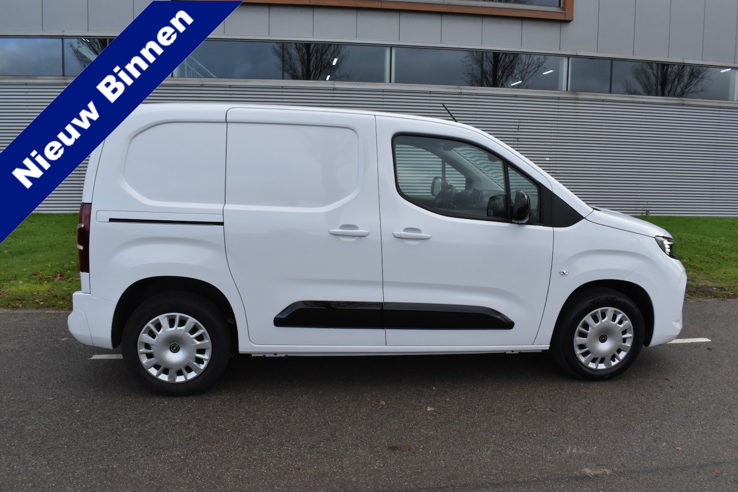 Opel Combo - 1.2 PureTech 110 S&S L1 Benzine Navigatie - AutoWereld.nl