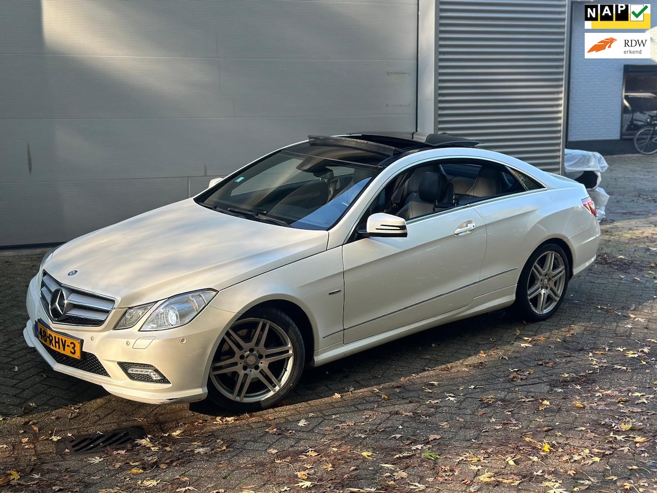 Mercedes-Benz E-klasse Coupé - 200 CGI Avantgarde / SCHUIFKANTELDAK / AUTOMAAT / DEALER ONDERHOUDEN - AutoWereld.nl