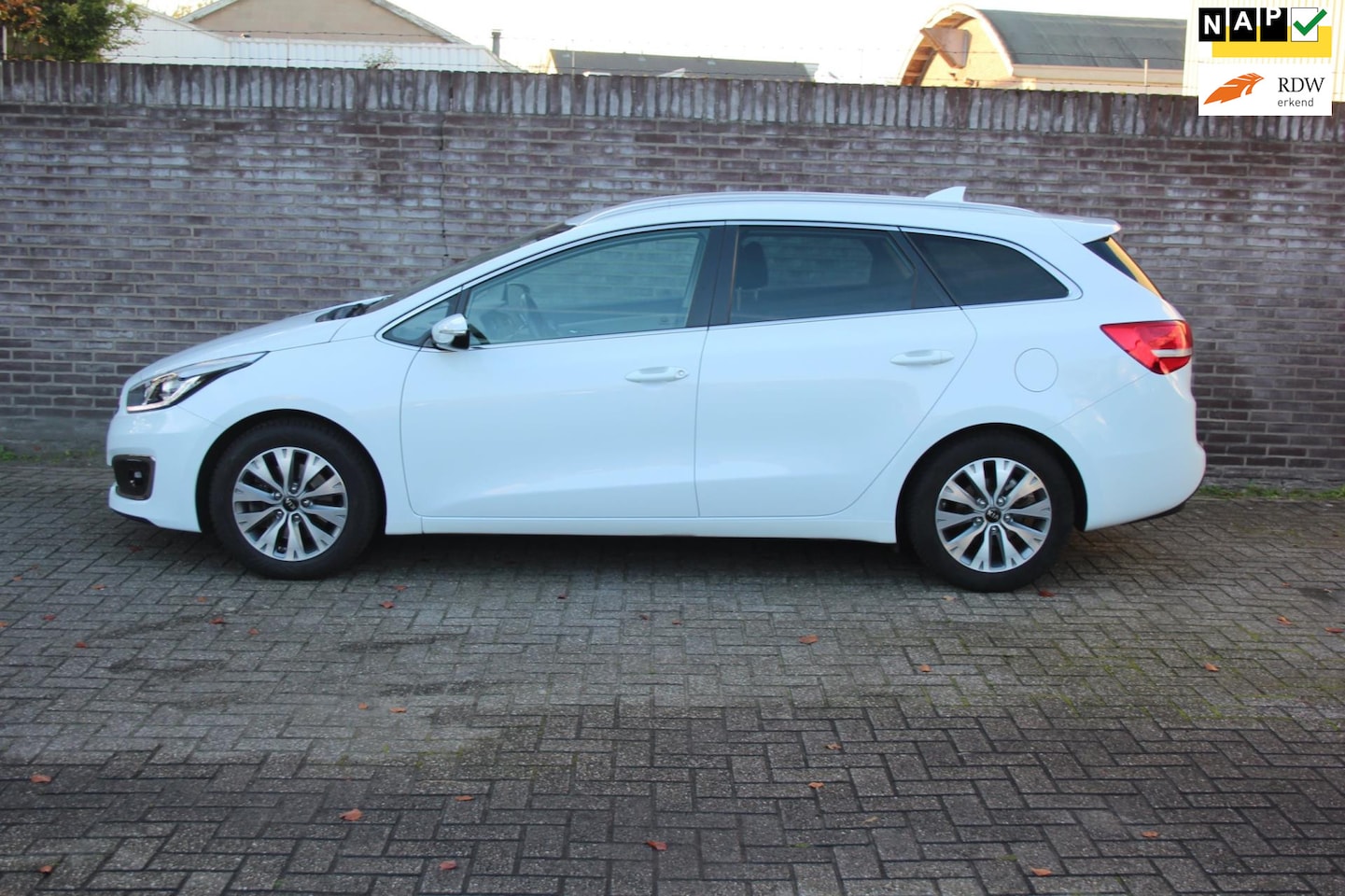 Kia Cee'd Sportswagon - 1.0 T-GDi DynamicLine 1.0 T-GDi DynamicLine - AutoWereld.nl