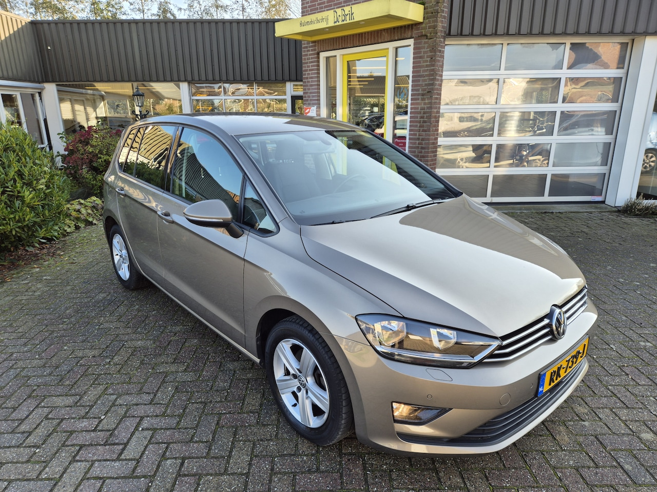 Volkswagen Golf Sportsvan - 1.4 TSI Highline 1.4 TSI Highline, DSG, Carplay, Stoelverwarming, Cruise- en Climate Control! - AutoWereld.nl