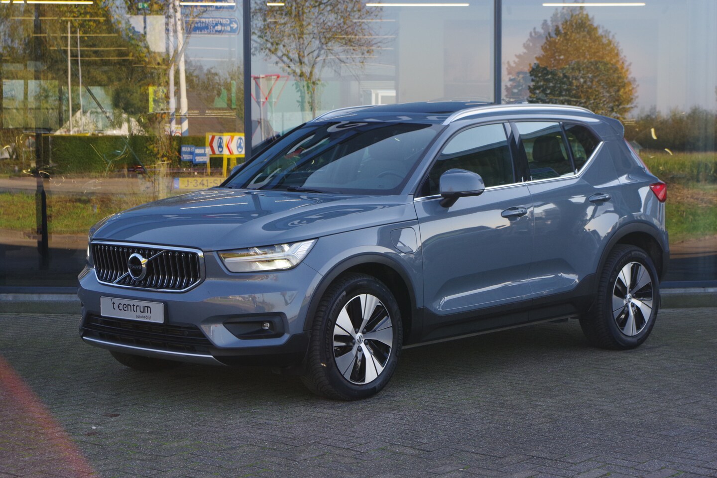 Volvo XC40 - 1.5 T5 262 PK Recharge Inscription PHEV, Panoramadak, LED, Navigatie, Camera, Carplay - AutoWereld.nl