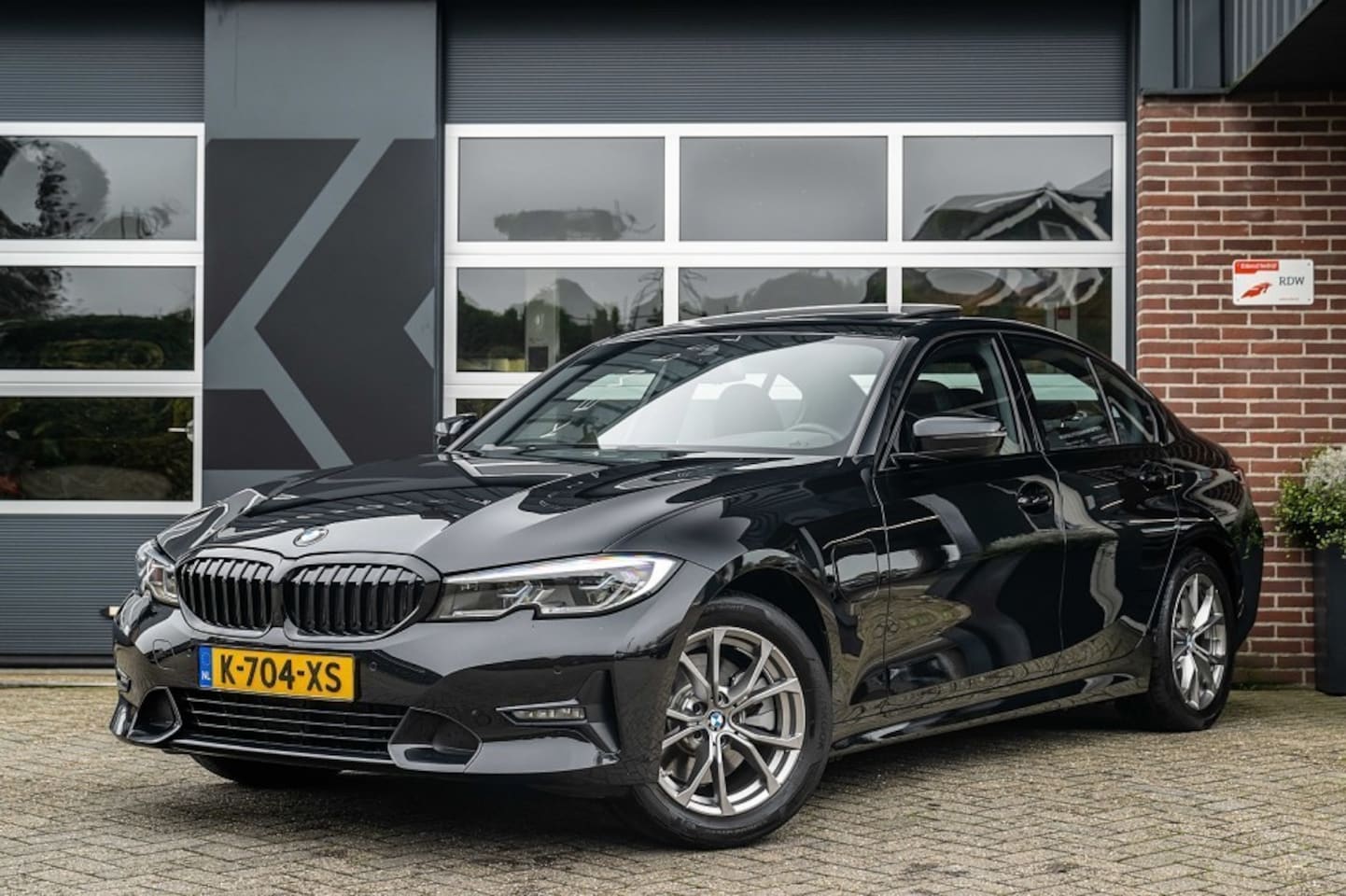 BMW 3-serie - 320 320e Business Edition Plus | Panorama | HIFI | Laser | Leder | NL-Auto | Camera | - AutoWereld.nl