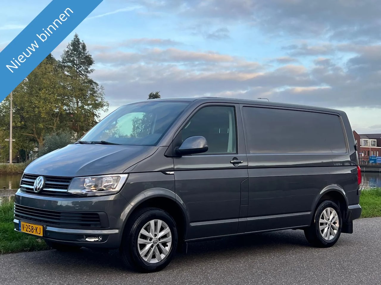 Volkswagen Transporter - 2.0 TDI Highline - AutoWereld.nl