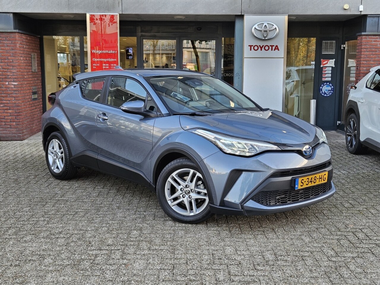 Toyota C-HR - 1.8 Hybrid NL Auto Active DAB+ Apple CarPlay Android Auto - AutoWereld.nl