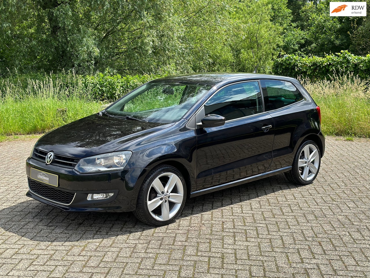 Volkswagen Polo - 1.4-16V Highline PDC I R-LINE VELGEN I NAVI I CLIMA I ZEER NETTE AUTO - AutoWereld.nl