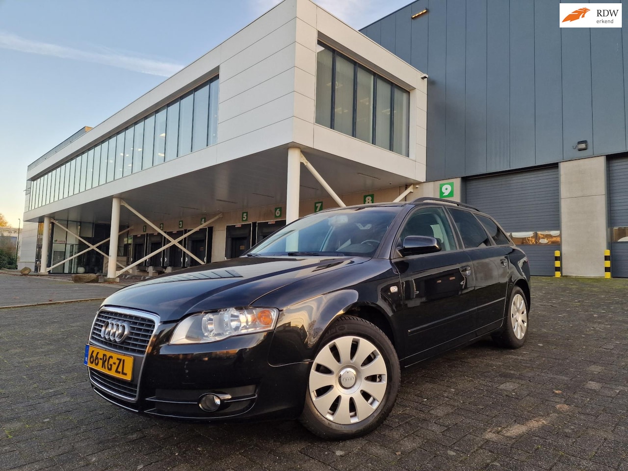 Audi A4 Avant - 2.0 Pro Line AIRCO CRUISE 2 X SLEUTELS - AutoWereld.nl