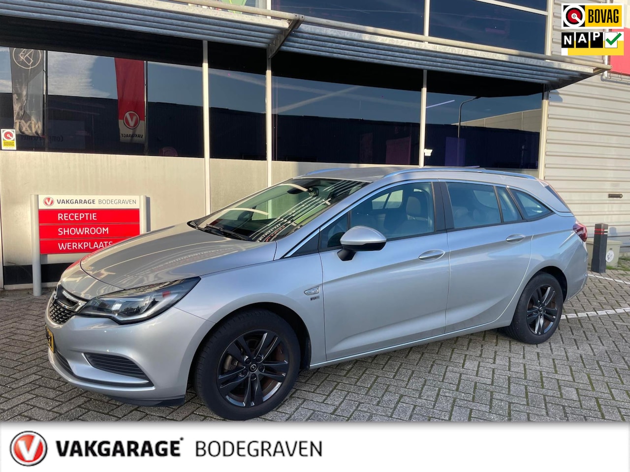 Opel Astra Sports Tourer - 1.0 Turbo 120 Jaar Edition 1.0 Turbo 120 Jaar Edition - AutoWereld.nl