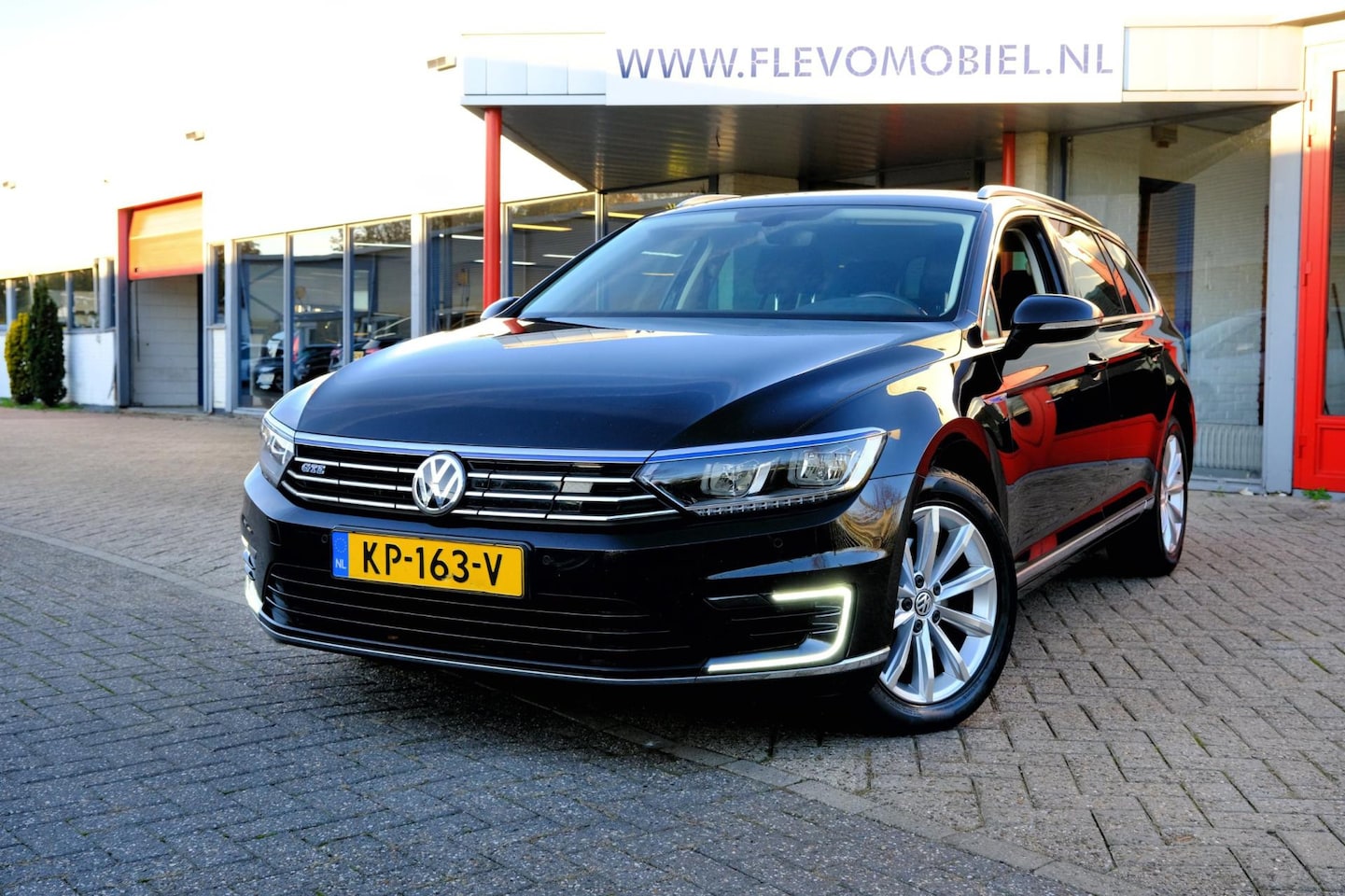 Volkswagen Passat Variant - 1.4 TSI GTE Connected Series Aut. Navi|Clima|PDC|Apple CarPlay - AutoWereld.nl