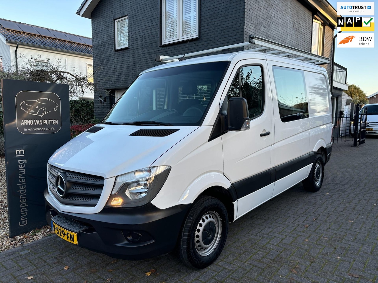 Mercedes-Benz Sprinter - Automaat / 6 Persoons / Dubbele Cabine - AutoWereld.nl