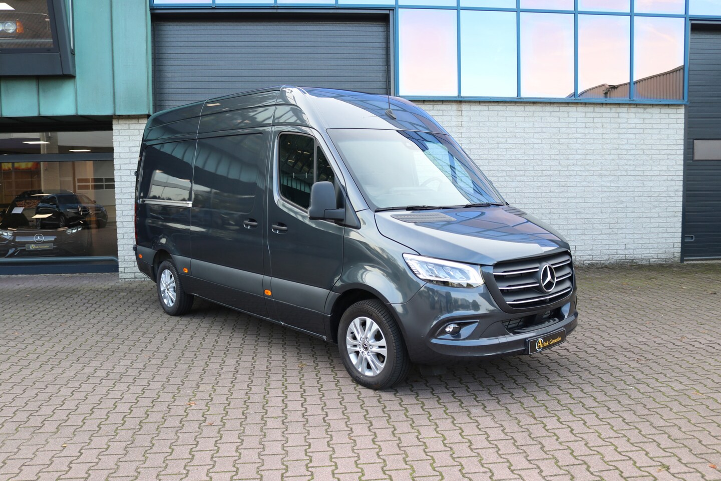 Mercedes-Benz Sprinter - 319 CDI L2H2 9G-TRONIC LED MBUX10 360gr CAMERA DISTRONIC ALARM KL3 PDC 3.5T AHW COMPLEET - AutoWereld.nl