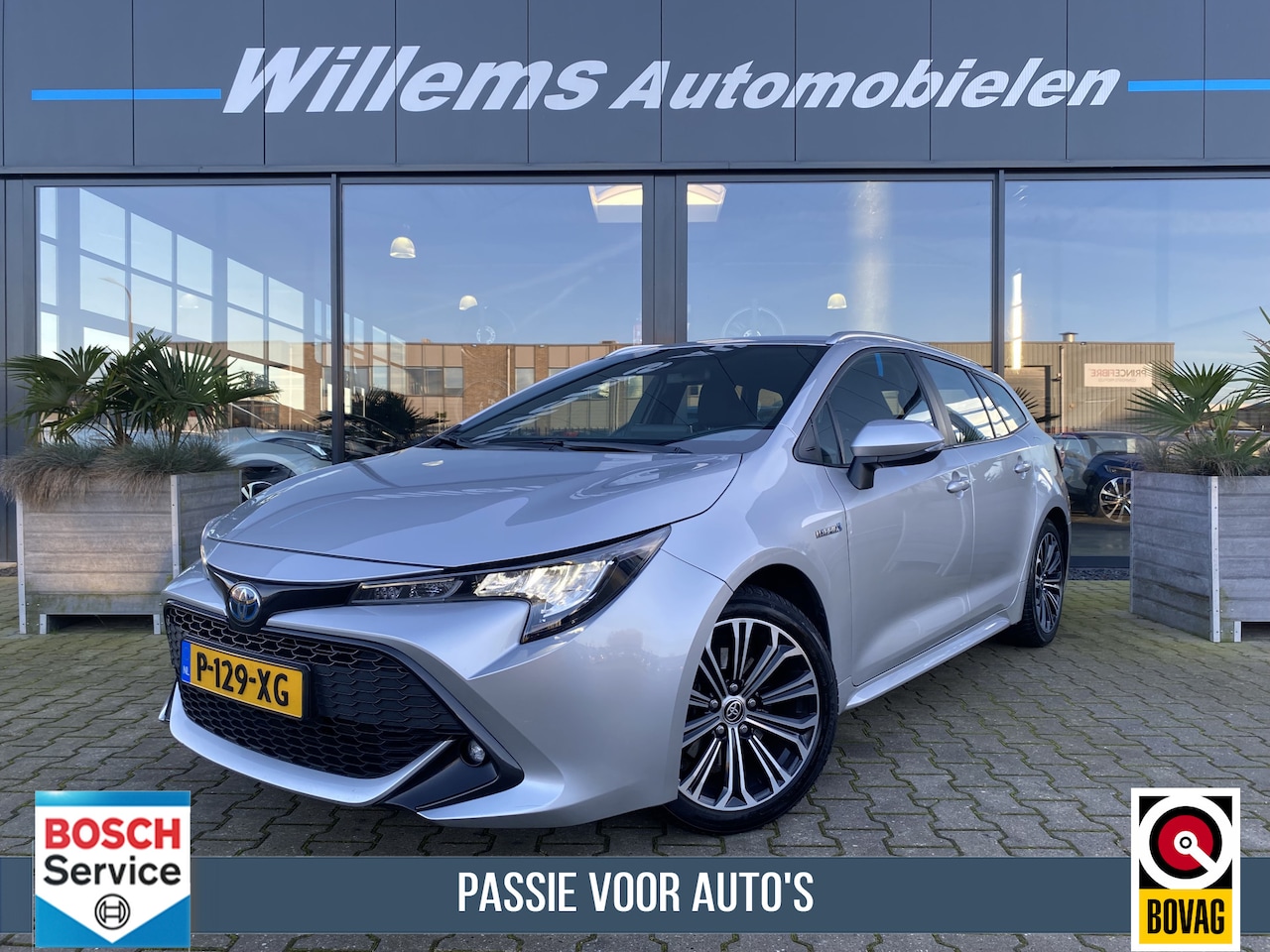 Toyota Corolla Touring Sports - 2.0 Hybrid Dynamic Trekhaak, Stoelverwarming - AutoWereld.nl