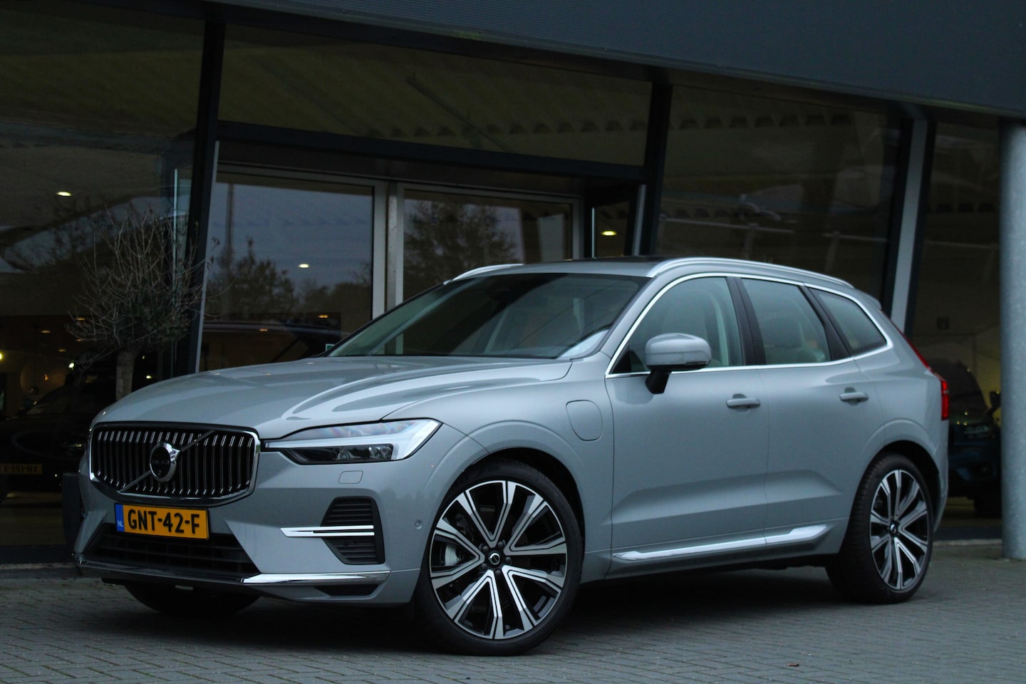 Volvo XC60 - T6 AWD Ultimate Bright | Luchtvering - AutoWereld.nl