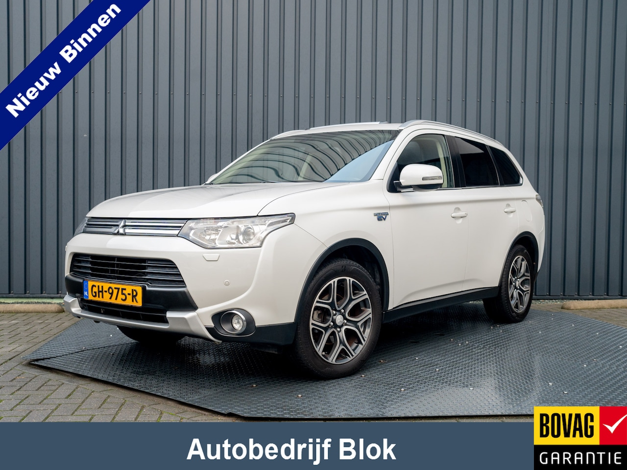 Mitsubishi Outlander - 2.0 PHEV Limited Edition X-Line Prijs Rijklaar!! - AutoWereld.nl