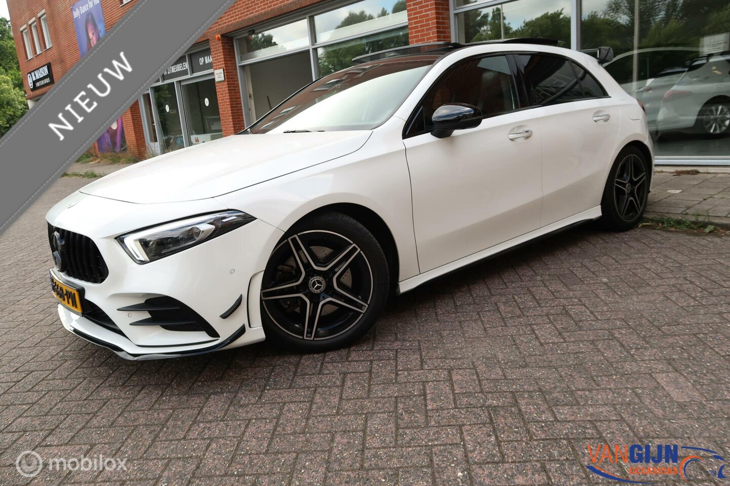 Mercedes-Benz A-klasse - 220 4MATIC Premium Plus amg pano - AutoWereld.nl