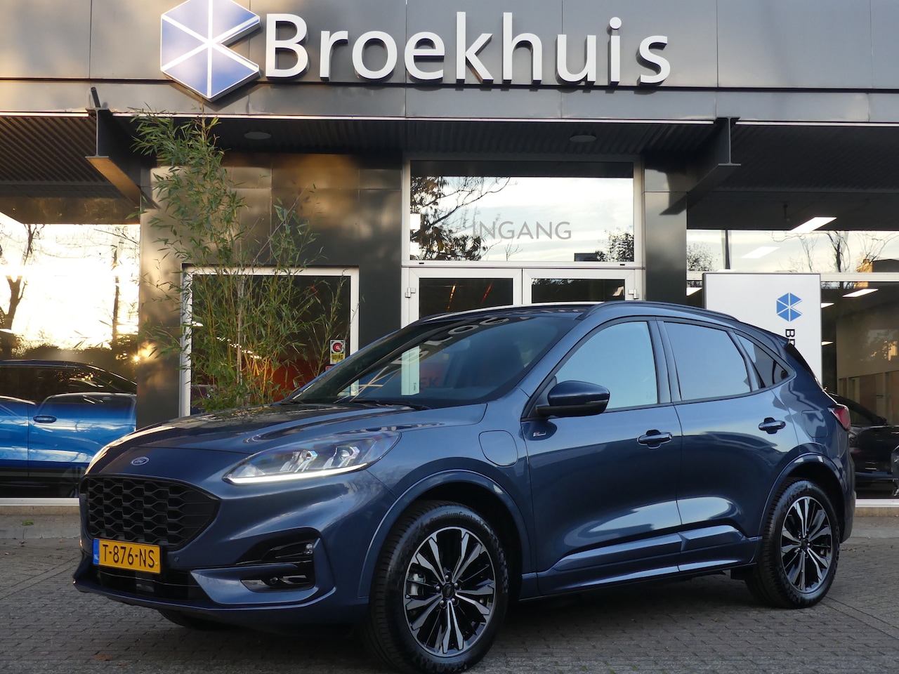 Ford Kuga - 2.5 PHEV 225PK ST-Line | TREKHAAK | 19'' LMV | STOEL+STUUR+VOORRUITVERWARMING | - AutoWereld.nl