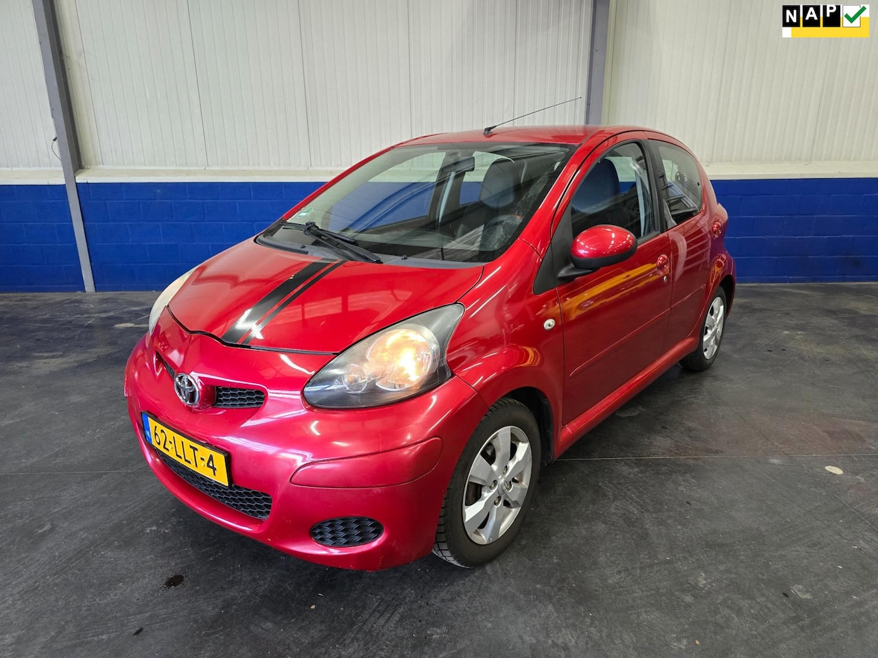 Toyota Aygo - 1.0-12V Aspiration Red 1.0-12V Aspiration Red - AutoWereld.nl