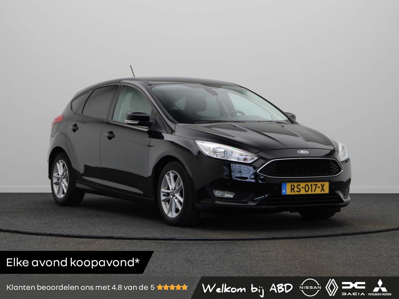 Ford Focus - 1.0 Titanium | Trekhaak | Climate Control | Automatische Verlichting | Autonoom Inparkeren - AutoWereld.nl