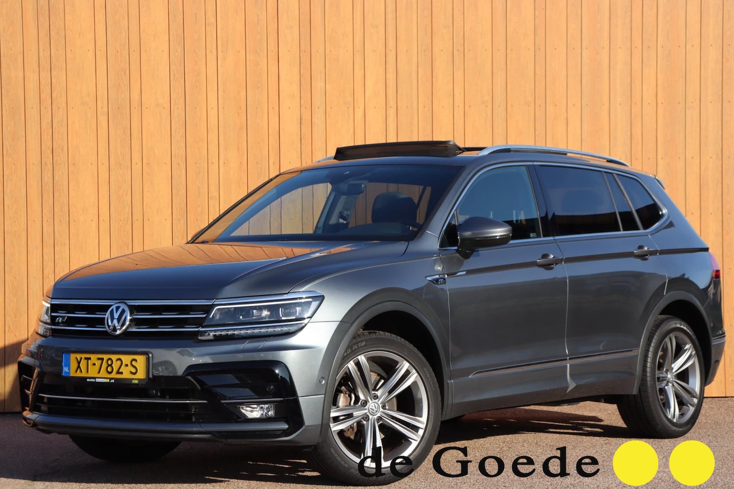 Volkswagen Tiguan Allspace - 1.5 TSI Highline Business R-line org. NL-auto schuifdak trekhaak camera - AutoWereld.nl