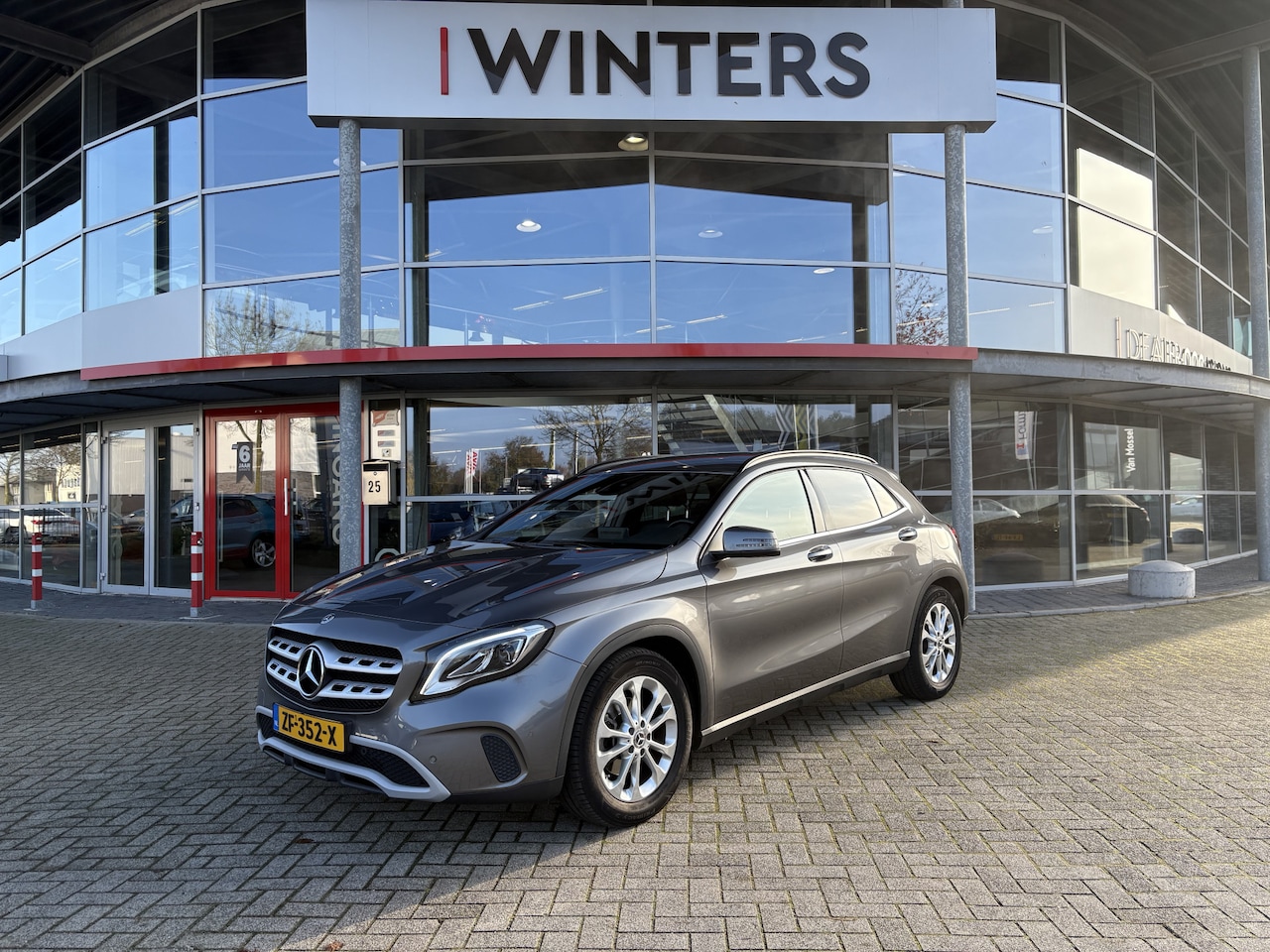 Mercedes-Benz GLA-Klasse - 180 Business Automaat 17" LMV Navi+BT+Cam Cr. Control Stoelvw. - AutoWereld.nl