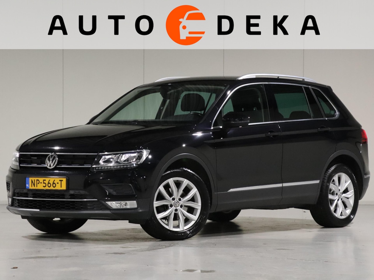 Volkswagen Tiguan - 1.4 TSI ACT Highline Automaat *Virtual Cockpit*Alcantara*Navigatie* - AutoWereld.nl