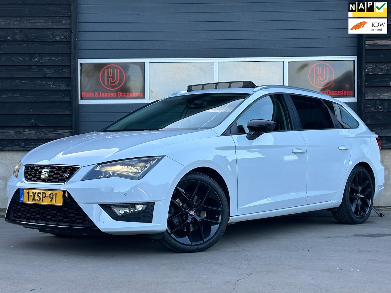 Seat Leon ST - 1.4 TSI ACT FR DSG Dynamic Pano Alcantara - AutoWereld.nl