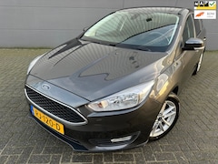 Ford Focus Wagon - 1.0 Lease Edition*2eignaar*NAVI*TERKHAAK*CRUISE*CAMERA*APK*NAP*AIRCO