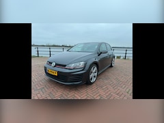 Volkswagen Golf - 2.0 TSI GTI