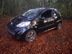 Peugeot 107 - 1.0-12V XR