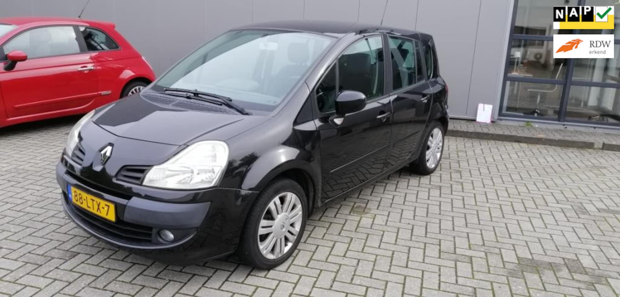 Renault Grand Modus - 1.6-16V Exception alleen Export of Handel schakelt wat driftig naar 3 - AutoWereld.nl