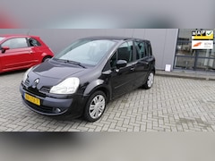 Renault Grand Modus - 1.6-16V Exception alleen Export of Handel schakelt wat driftig naar 3