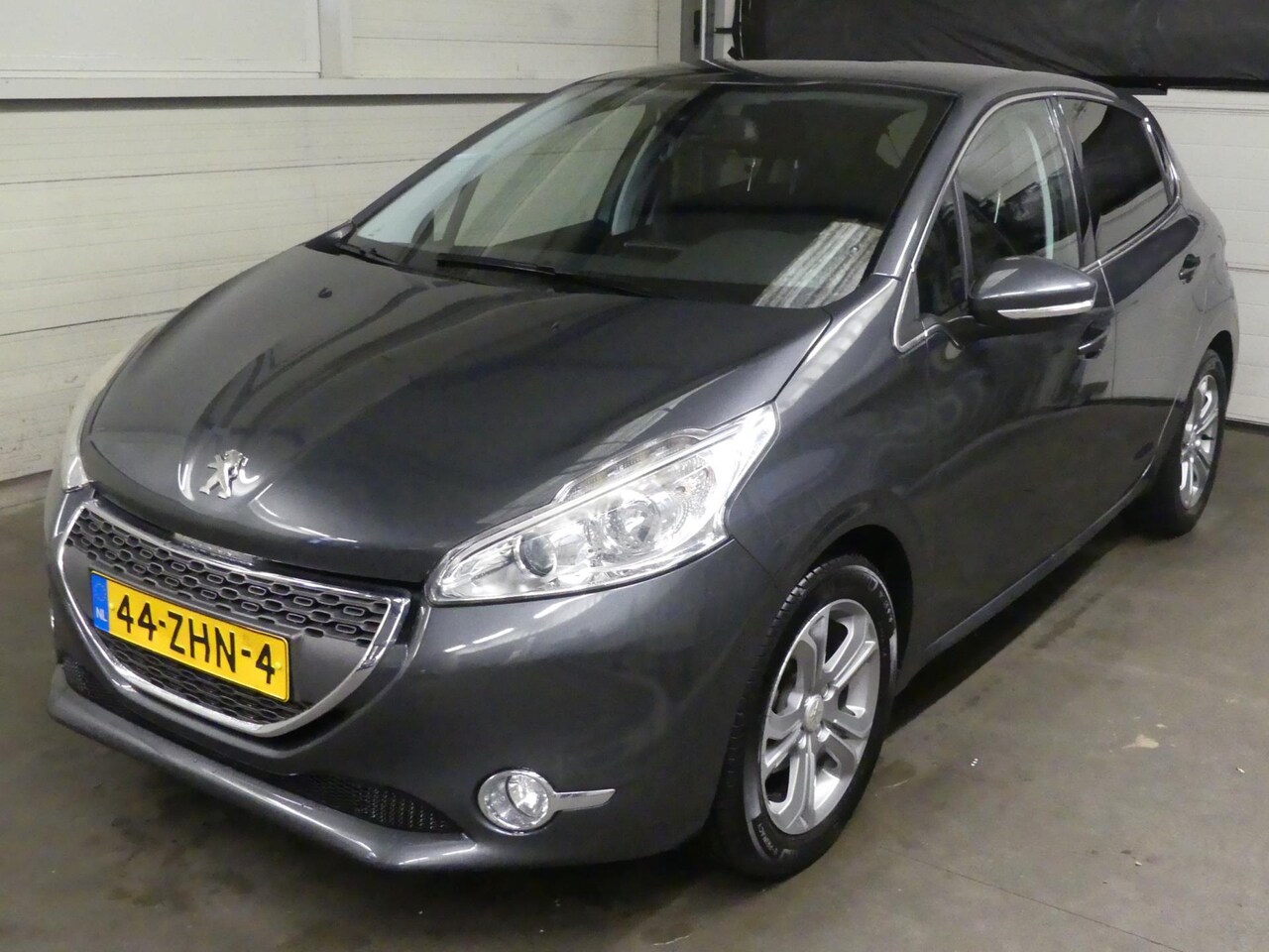 Peugeot 208 - 1.2 VTi Allure - 1e eigenaar - Navigatie - 5deurs - AutoWereld.nl