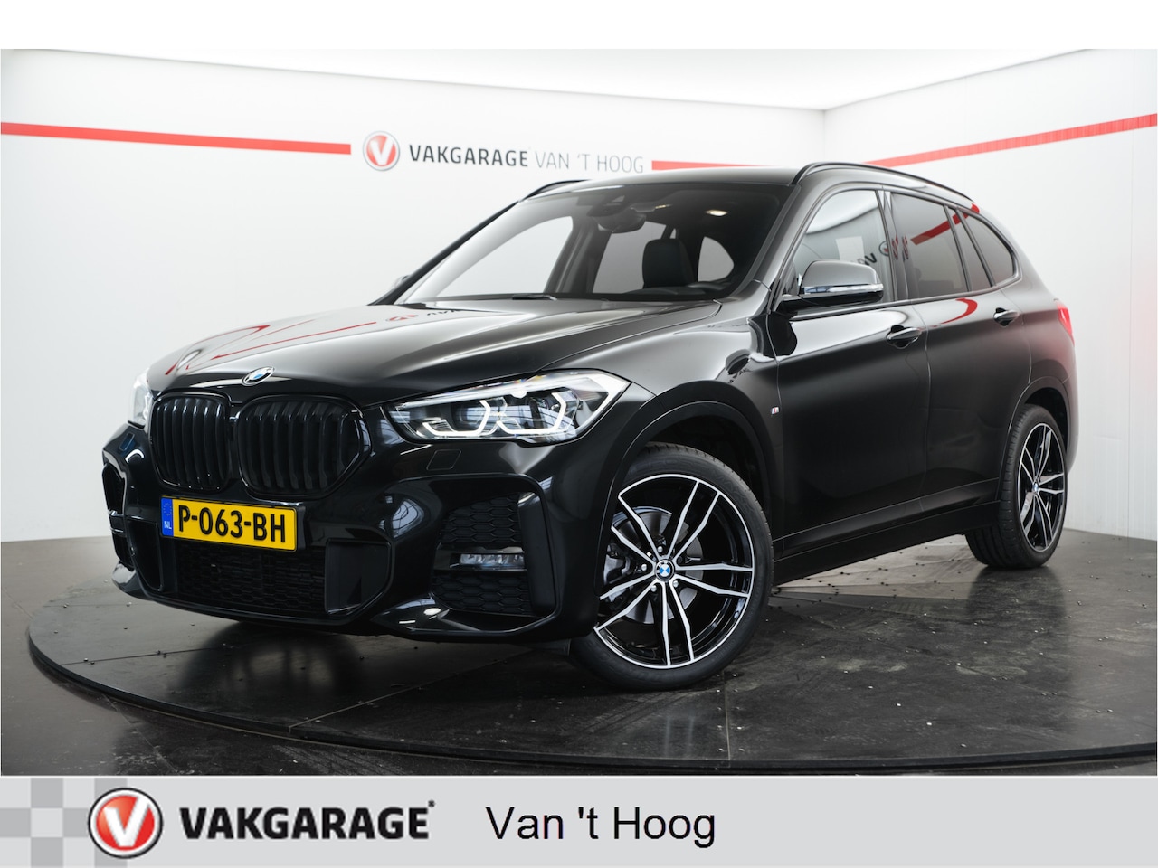 BMW X1 - sDrive18i High Executive M-Pakket Panoromadak - AutoWereld.nl