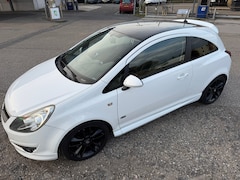 Opel Corsa - 1.2-16V Sport OPC Line