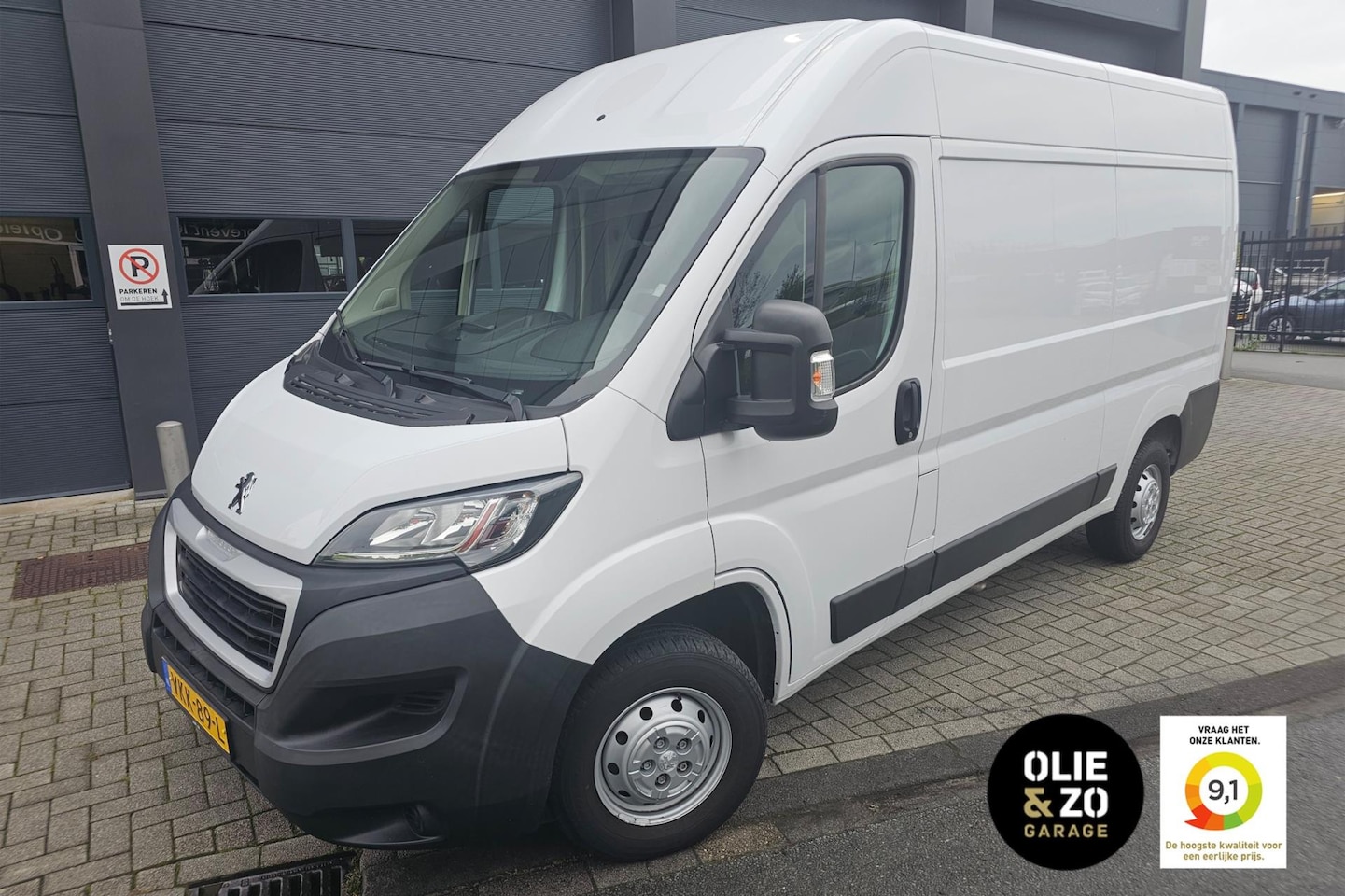 Peugeot Boxer - 330 2.2 BlueHDi 120 L2H2 Premium 330 2.2 BlueHDi 120 L2H2 Premium - AutoWereld.nl