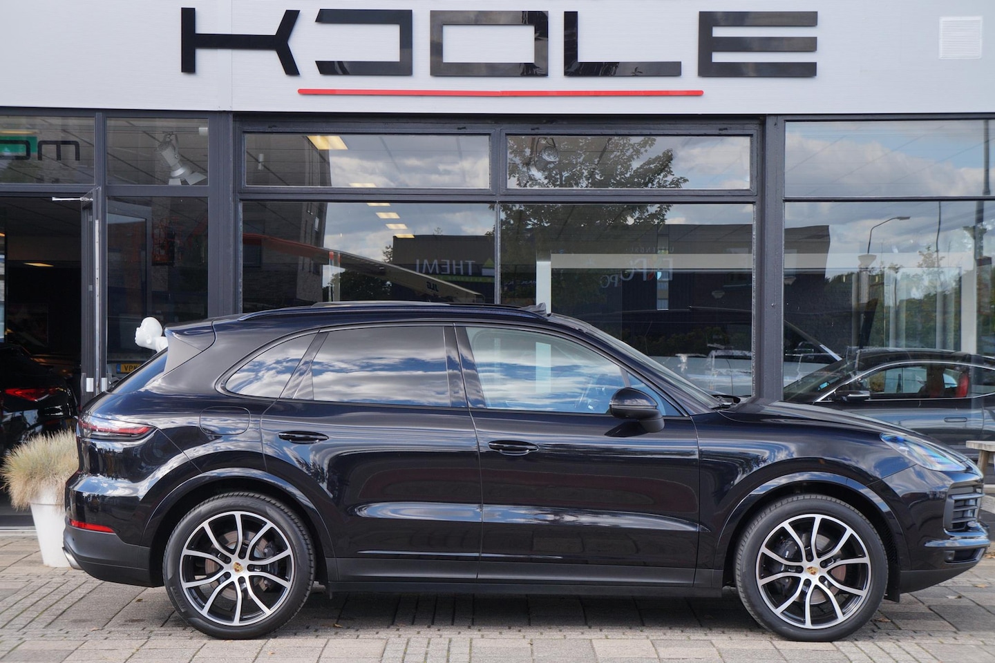 Porsche Cayenne - 3.0 E-Hybrid | Panoramadak | Carplay | Trekhaak - AutoWereld.nl