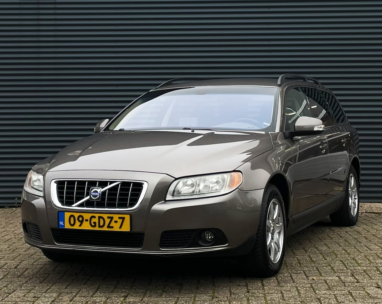 Volvo V70 - 2.0 2.0 - AutoWereld.nl