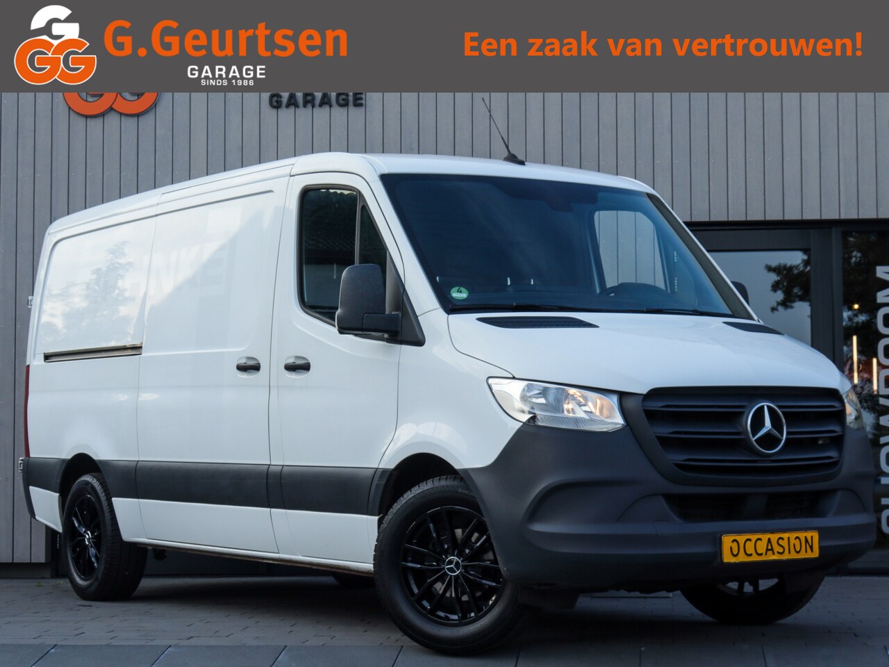 Mercedes-Benz Sprinter - 317CDI L2H1 RWD, Navigatie, Camera, Lederen bekleding, Bijrijdersbank, Cruise Control - AutoWereld.nl