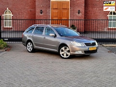 Skoda Octavia Combi - 1.2 TSI Elegance Business Line / 1e Eiegenaar / Airco / Xenon / Navi /Pdc