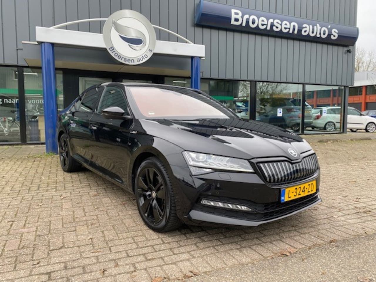 Skoda Superb - 1.4 TSI PHEV 217pk DSG-6 Sportline Business Met Trekhaak, Stuur, stoel en voorruitverw. - AutoWereld.nl