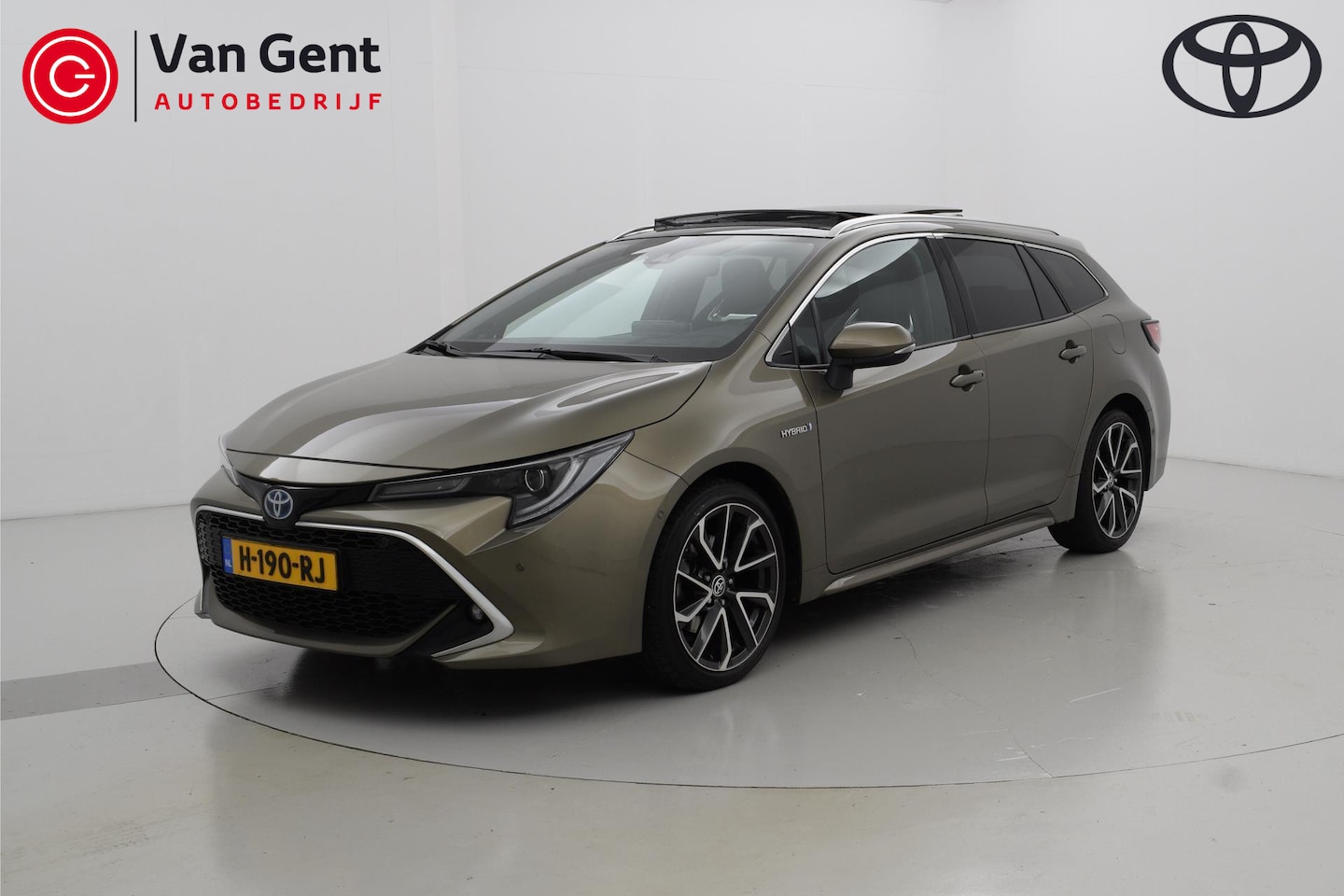 Toyota Corolla Touring Sports - 2.0 Hybrid Premium Panoramadak JBL Automaat - AutoWereld.nl