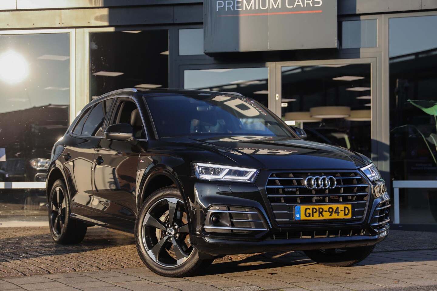 Audi Q5 - 55 TFSI e S edition | Massage | Schuif-kantel dak | Trekhaak elektrisch | B&O - AutoWereld.nl