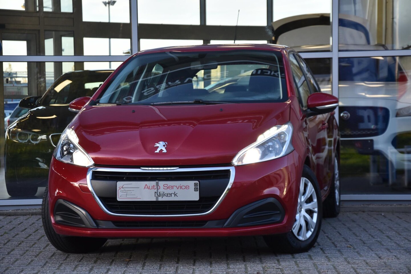 Peugeot 208 - 1.6 BlueHDi Active Airco Nav. Led 5Drs. + Inruil Mogelijk - AutoWereld.nl