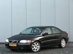 Volvo S60 - 2.0T AUT Summum Xenon / Trekhaak / Stoelverwarming