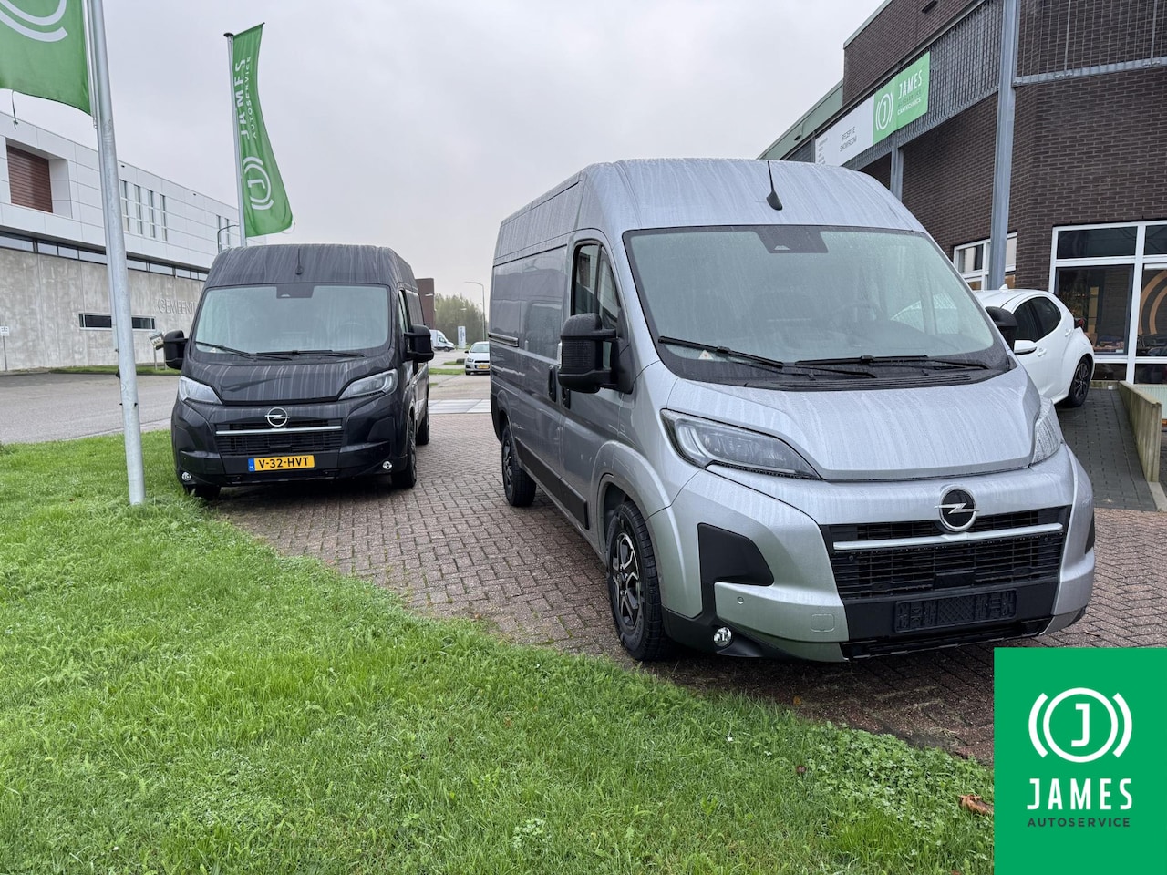 Opel Movano - 2.2D 140 S&S L2H2 3.5t Automaat|Pakket Style|Plus Pakket Techno|Trekhaak| - AutoWereld.nl